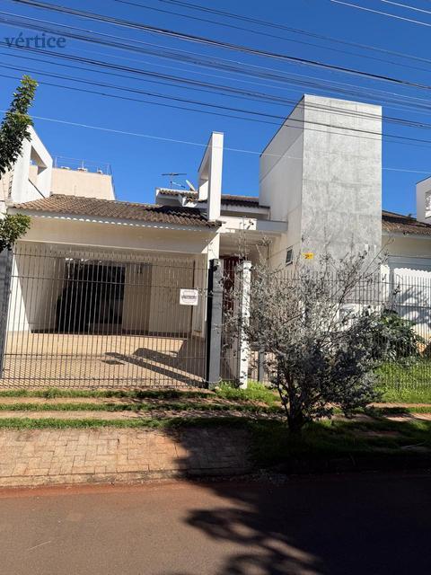 Casa à venda em Maringá, Jardim Cidade Monções, com 4 quartos, com 244.43 m²