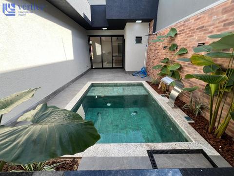 Casa à venda em Maringá, Parque Industrial 200, com 3 suítes, com 142 m²